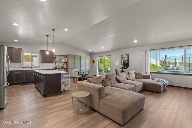 12726 N Cavanaugh Dr, Rathdrum, ID 83858