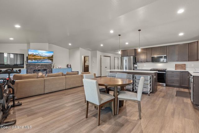 12726 N Cavanaugh Dr, Rathdrum, ID 83858