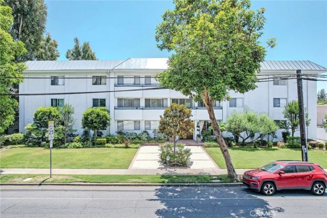 972 E California Boulevard 202, Pasadena, CA 91106