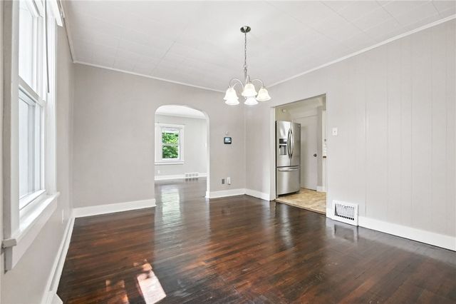 1721 Boundary St, Aliquippa, PA 15001