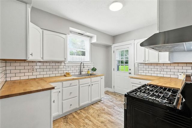 1721 Boundary St, Aliquippa, PA 15001