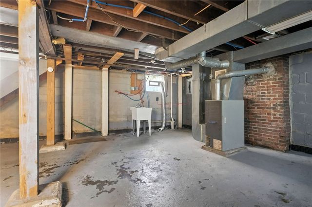 1721 Boundary St, Aliquippa, PA 15001