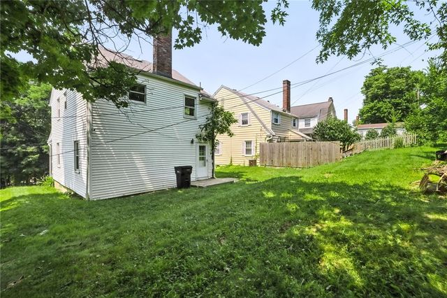 1721 Boundary St, Aliquippa, PA 15001