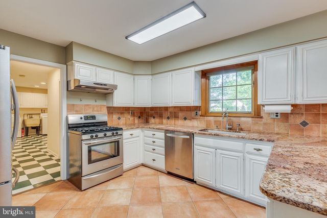 100 KINGSDALE AVE, Cherry Hill, NJ 08003