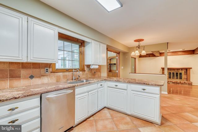 100 KINGSDALE AVE, Cherry Hill, NJ 08003