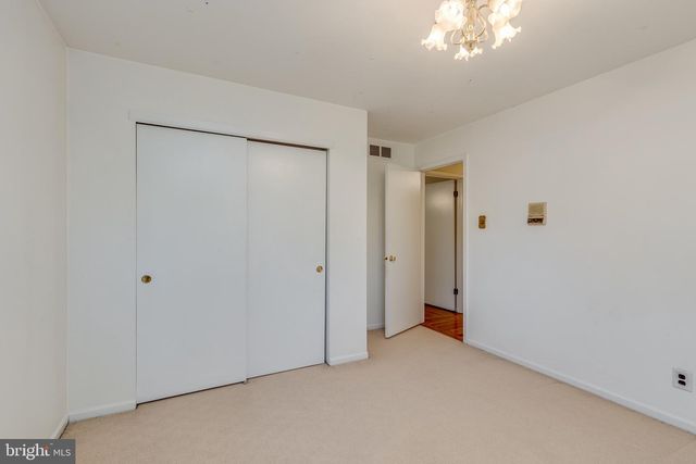 100 KINGSDALE AVE, Cherry Hill, NJ 08003