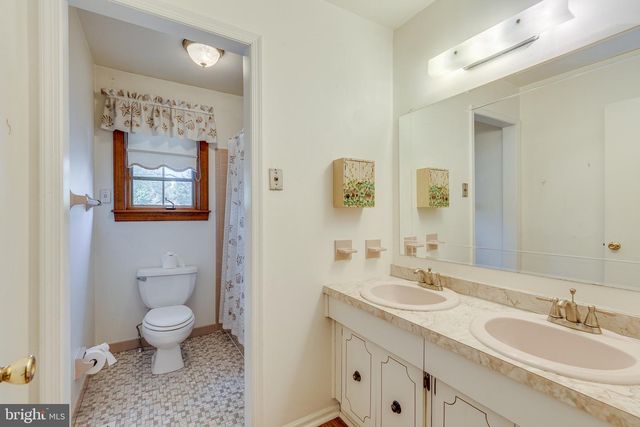 100 KINGSDALE AVE, Cherry Hill, NJ 08003