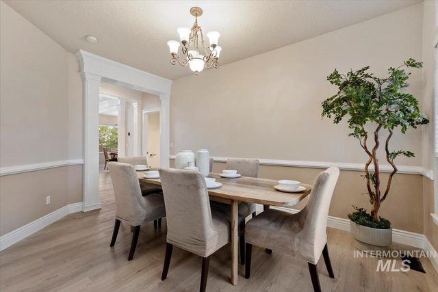 9356 W Osprey Meadows Dr, Boise, ID 83714