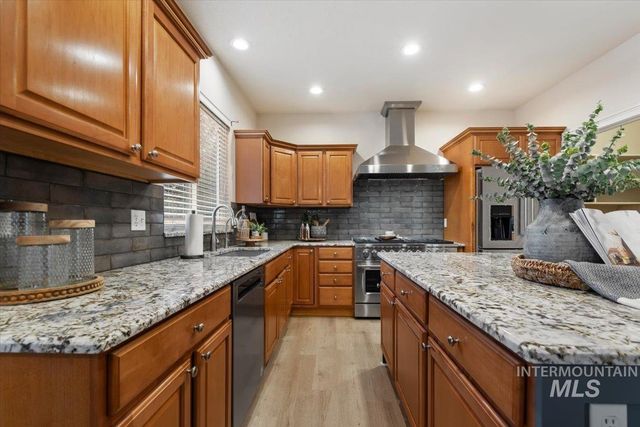 9356 W Osprey Meadows Dr, Boise, ID 83714