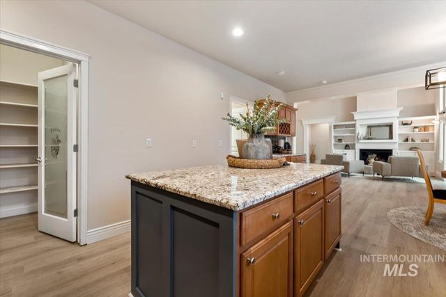 9356 W Osprey Meadows Dr, Boise, ID 83714