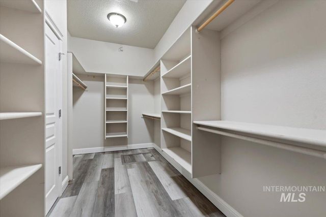 9356 W Osprey Meadows Dr, Boise, ID 83714