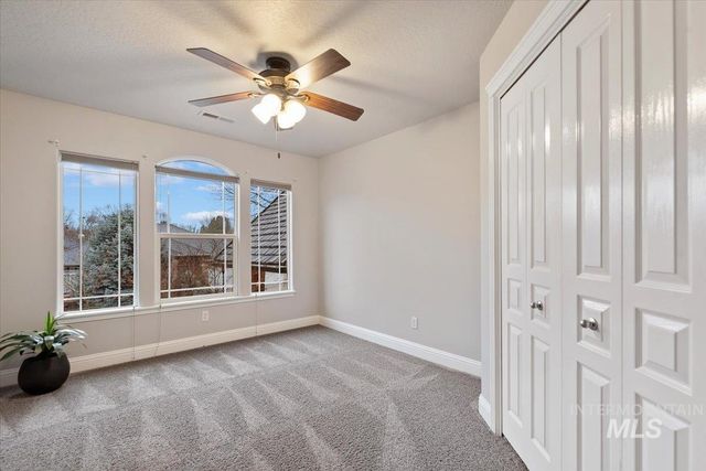 9356 W Osprey Meadows Dr, Boise, ID 83714