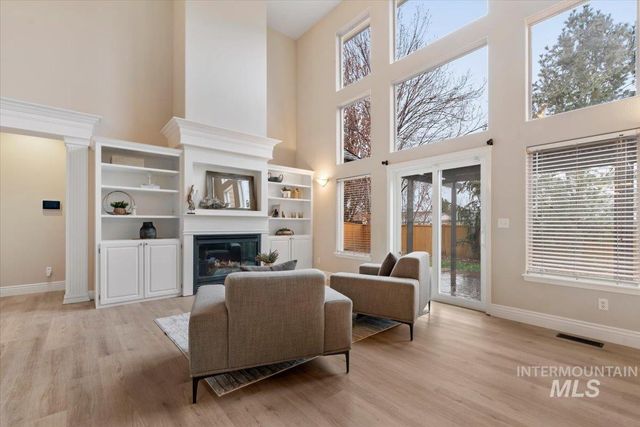 9356 W Osprey Meadows Dr, Boise, ID 83714