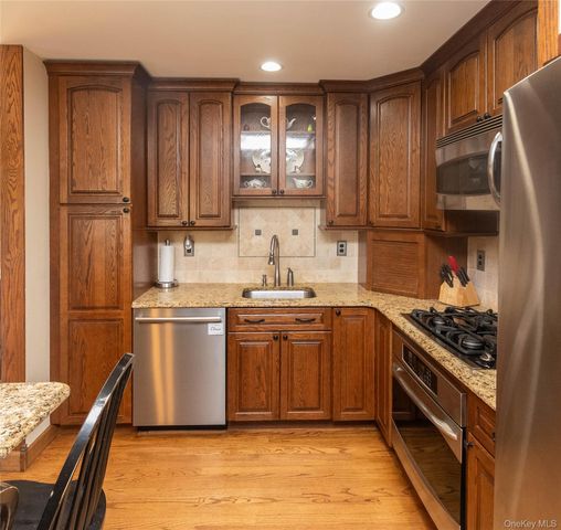 6 Kensington Way, Harriman, NY 10926