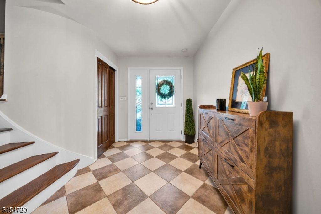 55 Gathering Rd, Montville Twp., NJ 07058 — photo 2