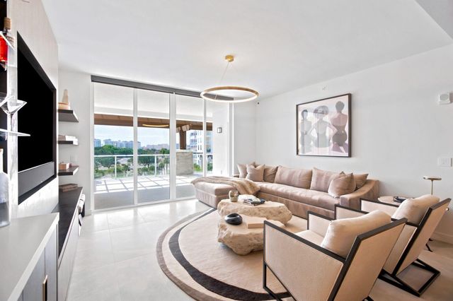 220 SE MIZNER Boulevard 503, Boca Raton, FL 33432