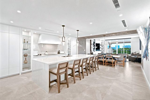 220 SE MIZNER Boulevard 503, Boca Raton, FL 33432