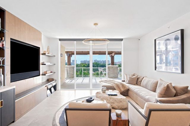 220 SE MIZNER Boulevard 503, Boca Raton, FL 33432