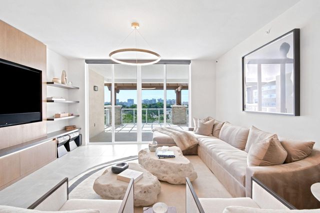 220 SE MIZNER Boulevard 503, Boca Raton, FL 33432