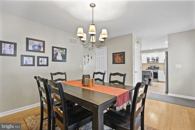 442 CUTLER AVE, Maple Shade, NJ 08052
