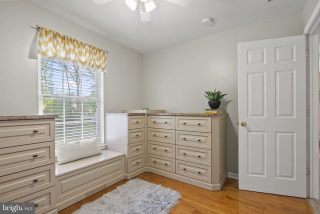 442 CUTLER AVE, Maple Shade, NJ 08052