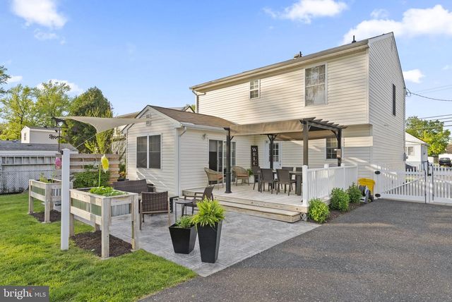442 CUTLER AVE, Maple Shade, NJ 08052