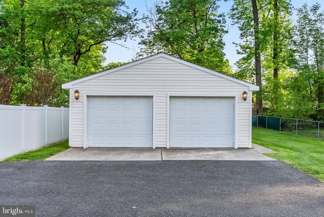 442 CUTLER AVE, Maple Shade, NJ 08052