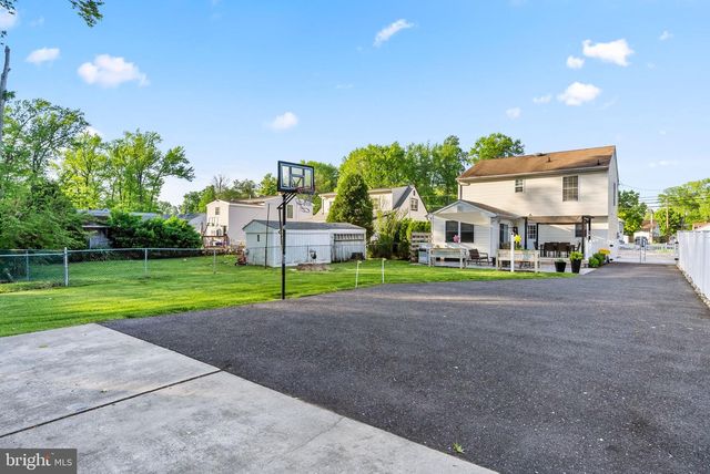 442 CUTLER AVE, Maple Shade, NJ 08052