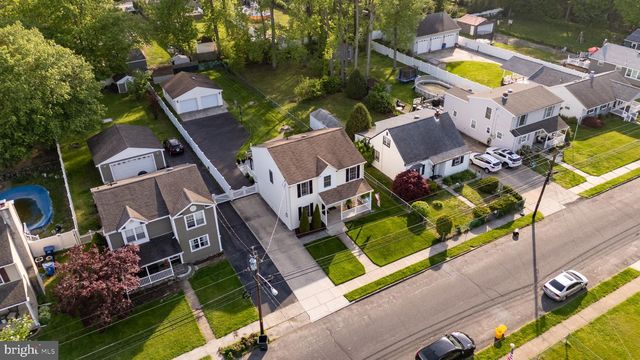442 CUTLER AVE, Maple Shade, NJ 08052
