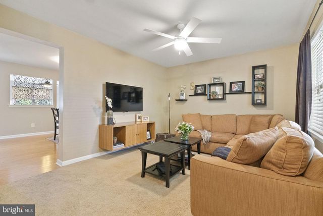 442 CUTLER AVE, Maple Shade, NJ 08052