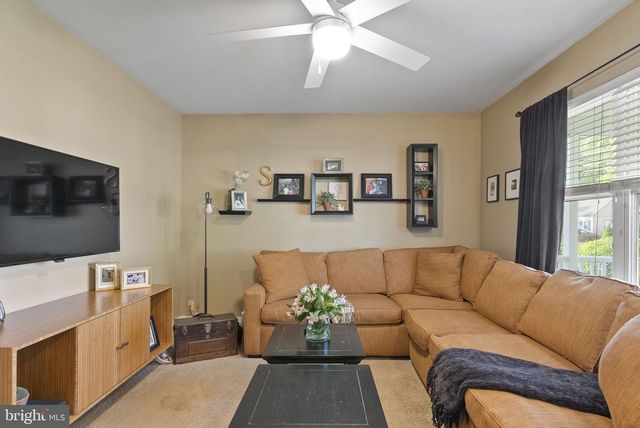 442 CUTLER AVE, Maple Shade, NJ 08052