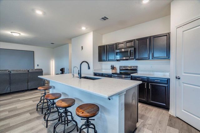 217 Seneca LOOP, Kyle, TX 78640