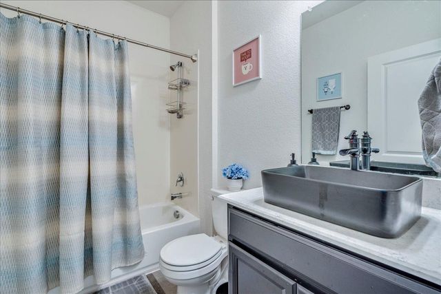 217 Seneca LOOP, Kyle, TX 78640