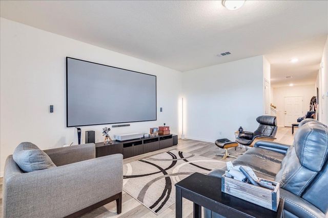 217 Seneca LOOP, Kyle, TX 78640