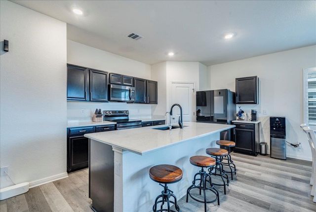 217 Seneca LOOP, Kyle, TX 78640