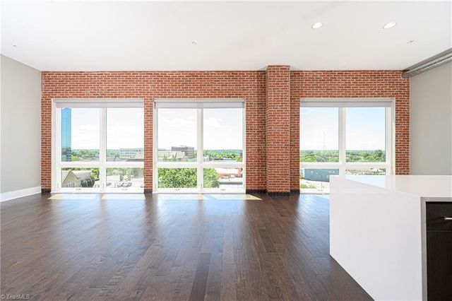 400 W 4th Street 504, Winston-salem, NC 27101