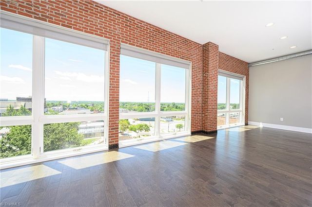 400 W 4th Street 504, Winston-salem, NC 27101