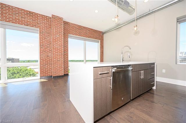 400 W 4th Street 504, Winston-salem, NC 27101