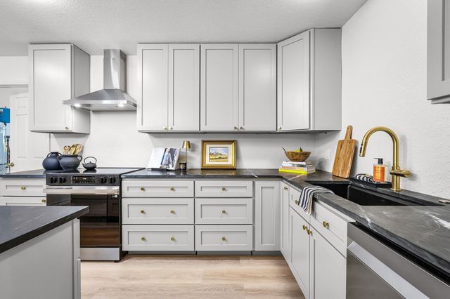 1307 N Malibu Dr, Kerrville, TX 78028