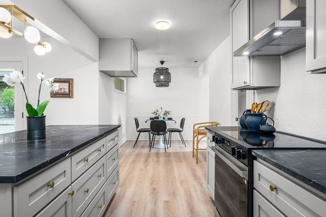 1307 N Malibu Dr, Kerrville, TX 78028