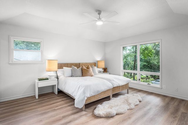 1307 N Malibu Dr, Kerrville, TX 78028