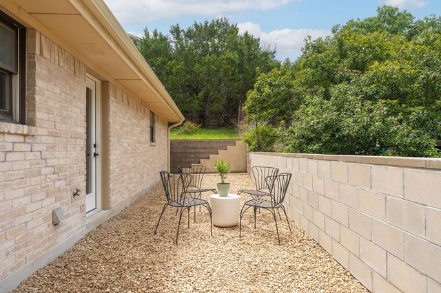 1307 N Malibu Dr, Kerrville, TX 78028