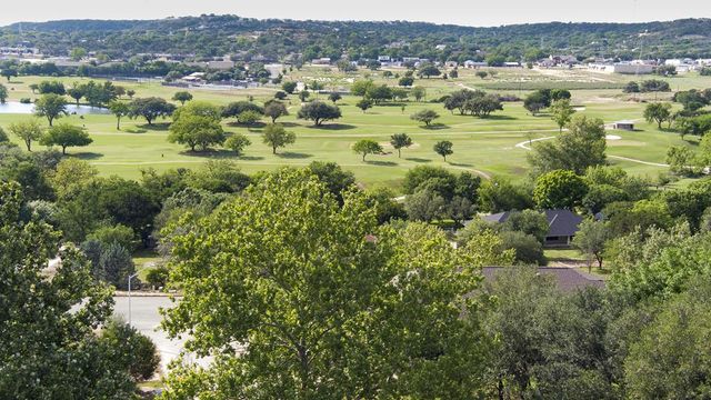 1307 N Malibu Dr, Kerrville, TX 78028