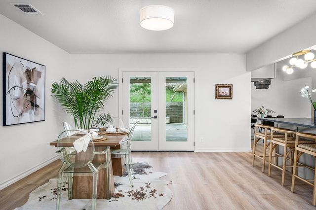 1307 N Malibu Dr, Kerrville, TX 78028