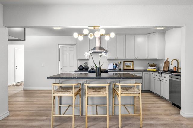 1307 N Malibu Dr, Kerrville, TX 78028
