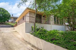 1307 N Malibu Dr, Kerrville, TX 78028