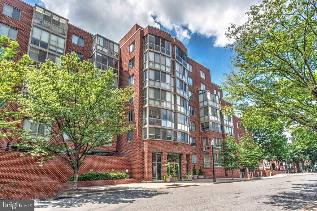 1050 N TAYLOR ST #1-201, Arlington, VA 22201