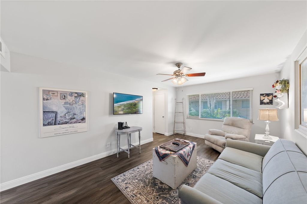 Image 13 of property listing at 1089 W Pine E, Upland, CA 91786