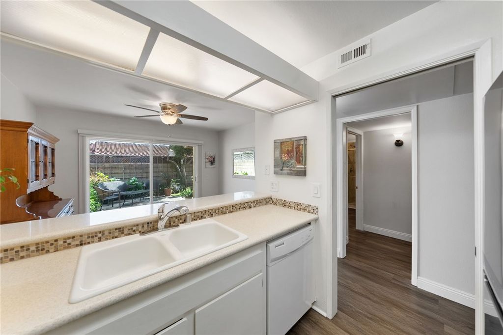 Image 16 of property listing at 1089 W Pine E, Upland, CA 91786