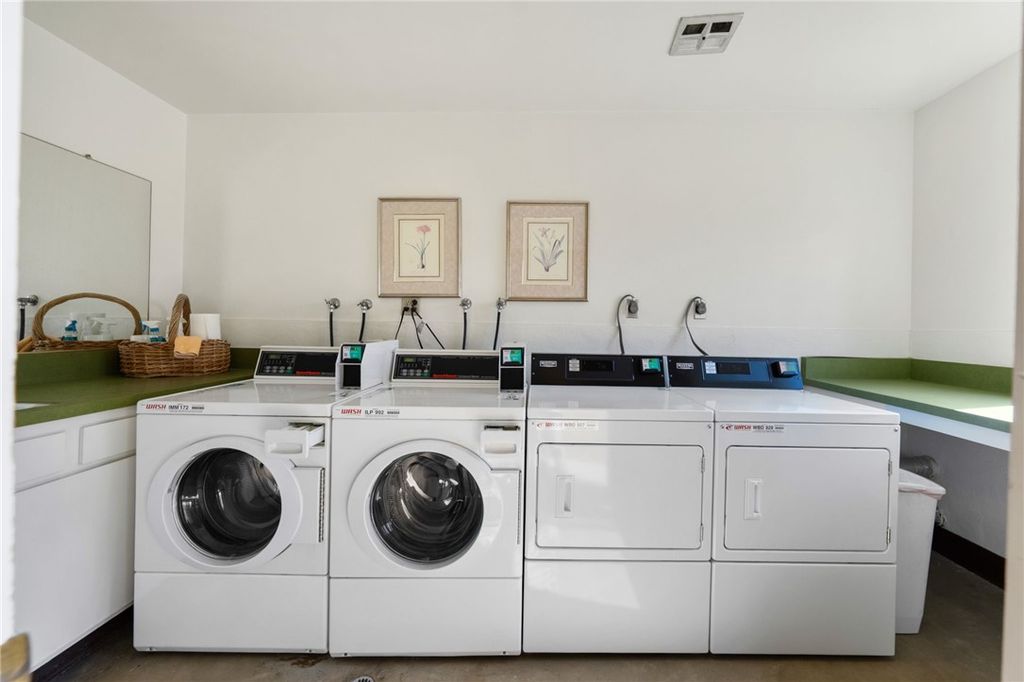 Image 31 of property listing at 1089 W Pine E, Upland, CA 91786